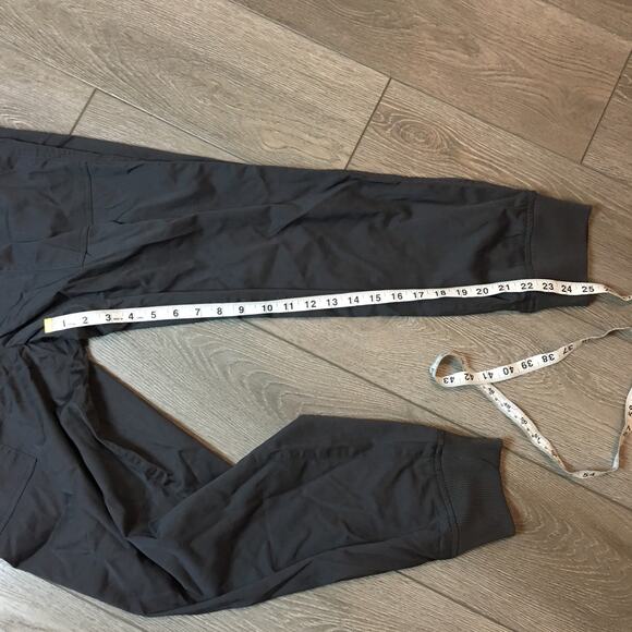 NWT Lou & Grey Grey Joggers Long Pants Size Medium - Picture 7 of 8